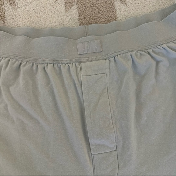 SKIMS Boyfriend Loose Boxer Short, XL, Frost - Picture 3 of 10